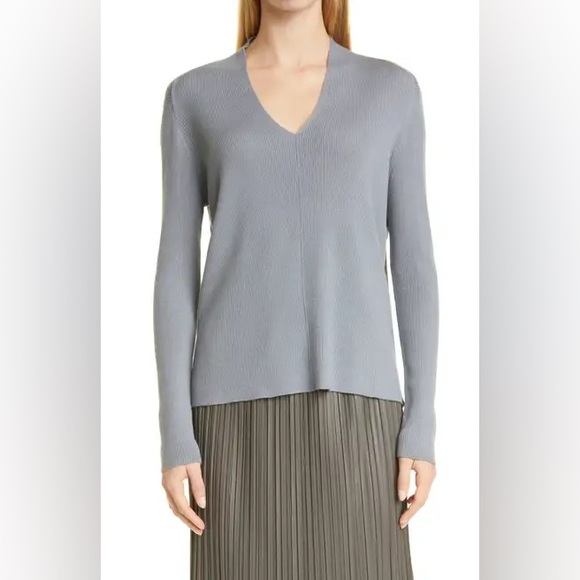 Max Mara Leisure V-Neck Virgin Wool Sweater Small in GREY - Picture 1 of 10